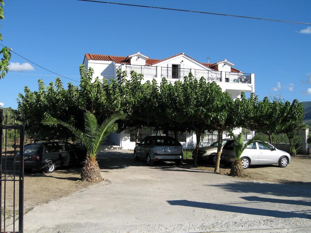 Apartament Yiota Alikes